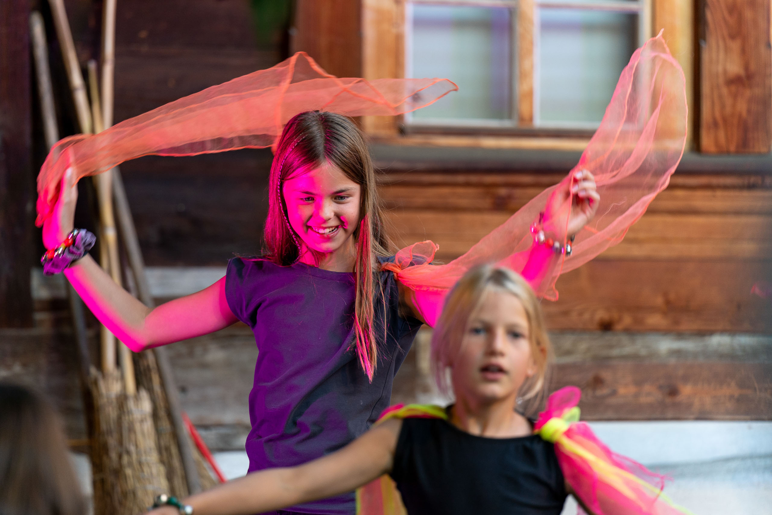 12.08.23 | 19:15 | Zweite öffentliche Aufführung Theaterwoche | Schulhaus, Mengestorf